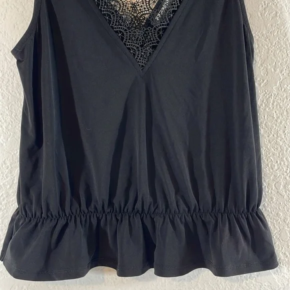EXPRESS Women Black Crochet V-Neck Sleeveless Blouse Size XS - Picture 3 of 7